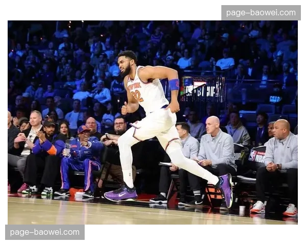 尼克斯布朗打造空间进攻体系 唐斯高位策应成新战术轴心 尼克斯布朗打造空间进攻体系 唐斯高位策应成新战术轴心